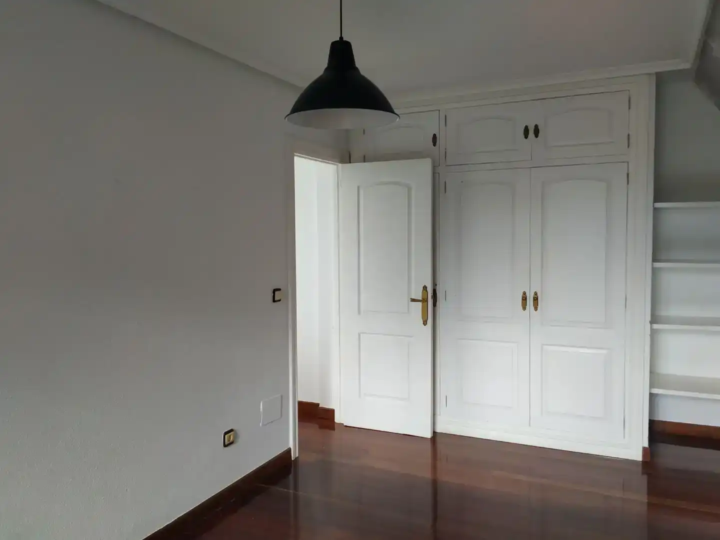 Habitación de Casa adosada en venta en Piélagos con Balcón