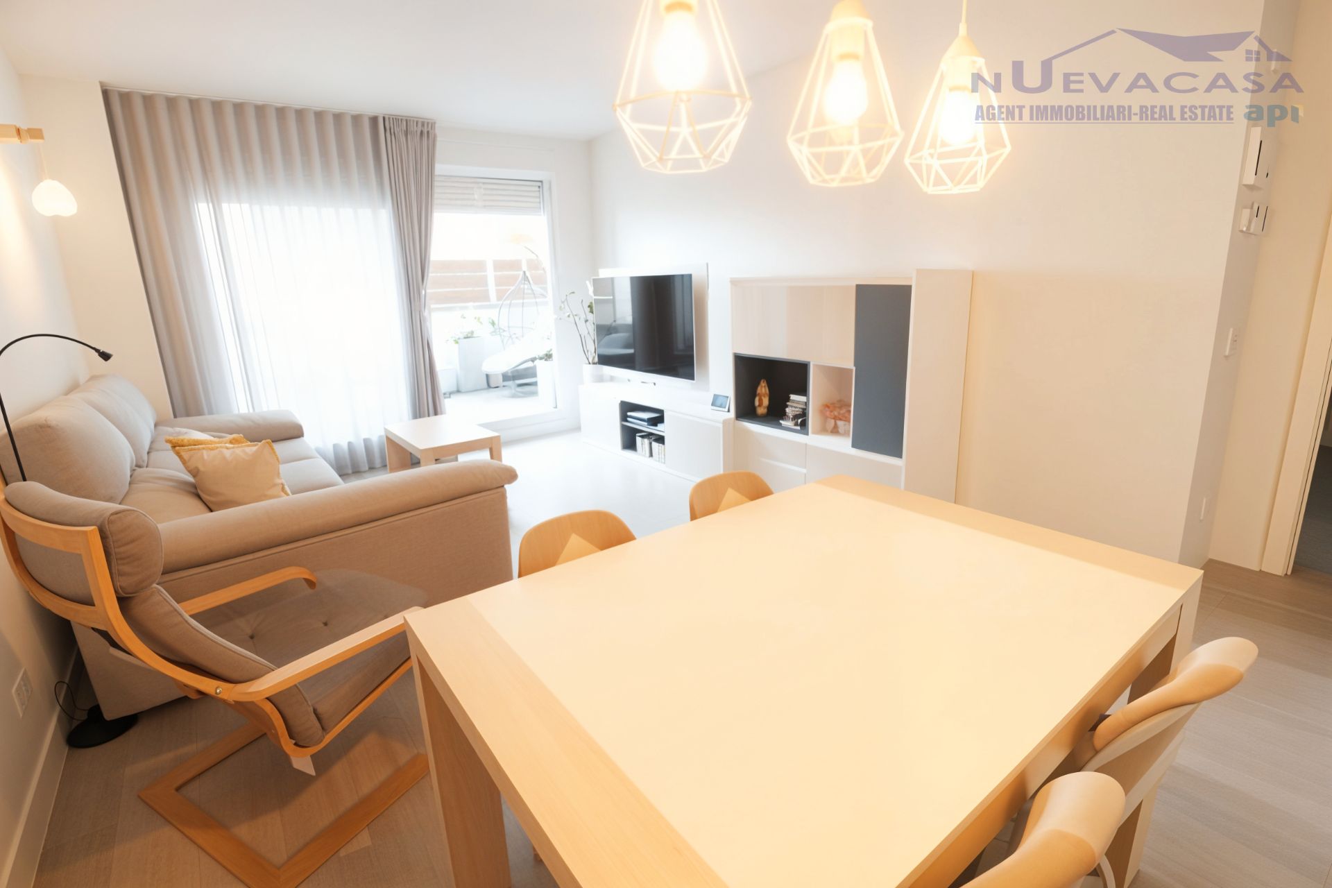 Sala d'estar de Pis en venda en Sant Joan Despí amb Aire condicionat, Calefacció i Parquet