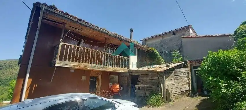 Casa rústica en venda a Barrio de Ahedo