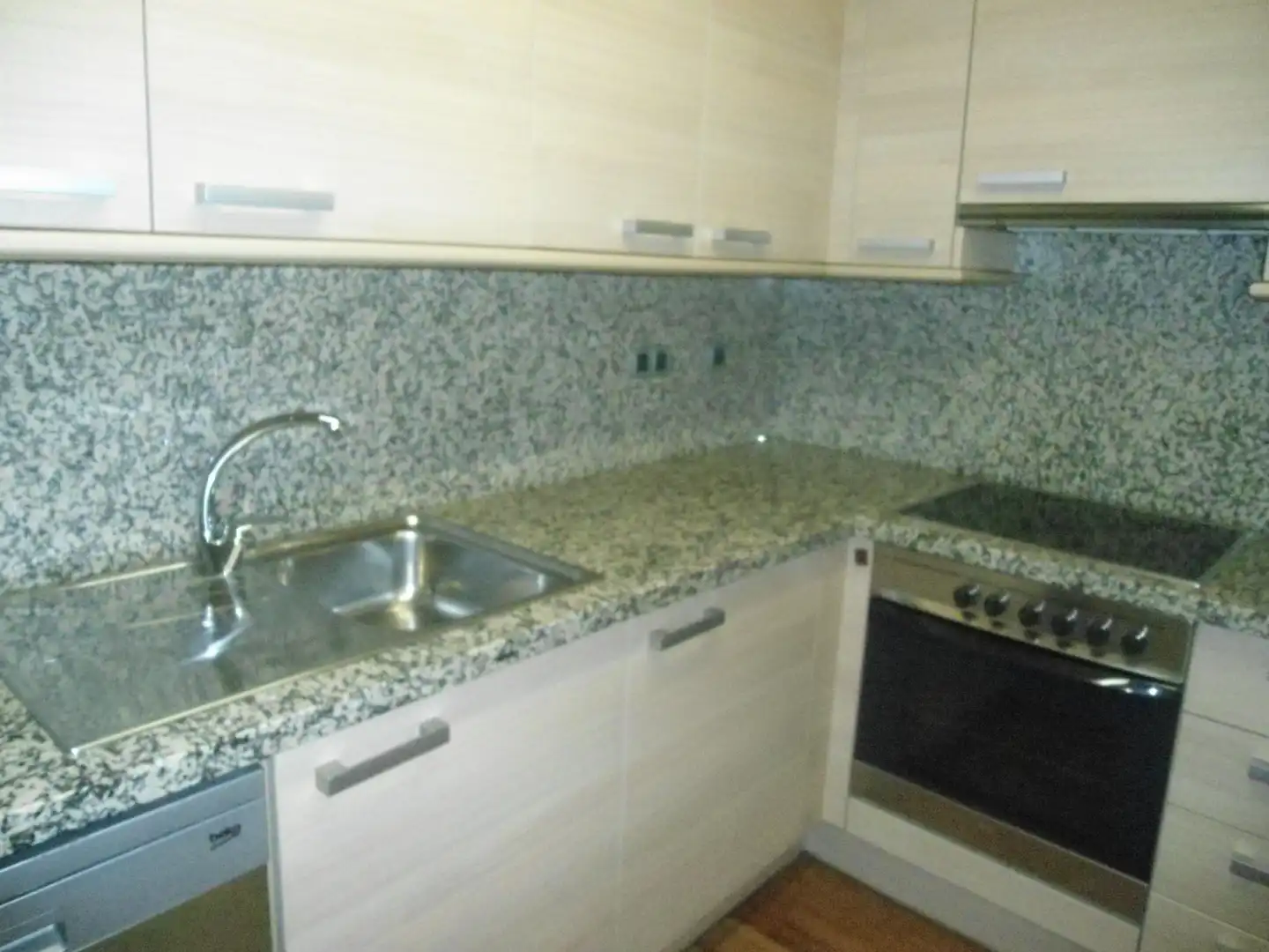 Cocina de Apartamento de alquiler en Lleida con Aire acondicionado, Calefacción y Parquet