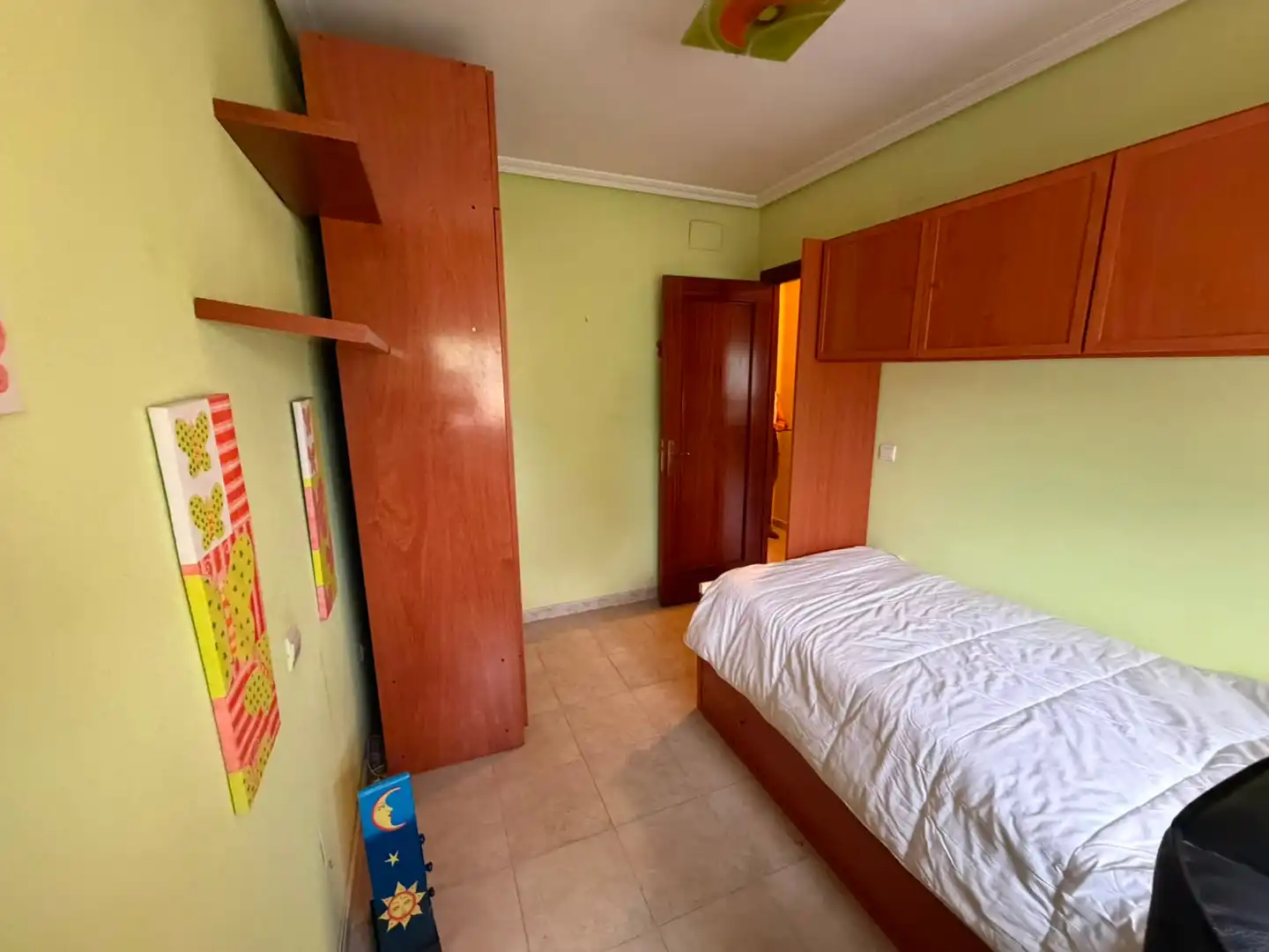 Dormitori de Casa adosada en venda en Valladolid amb Calefacció, Jardí privat i Terrassa