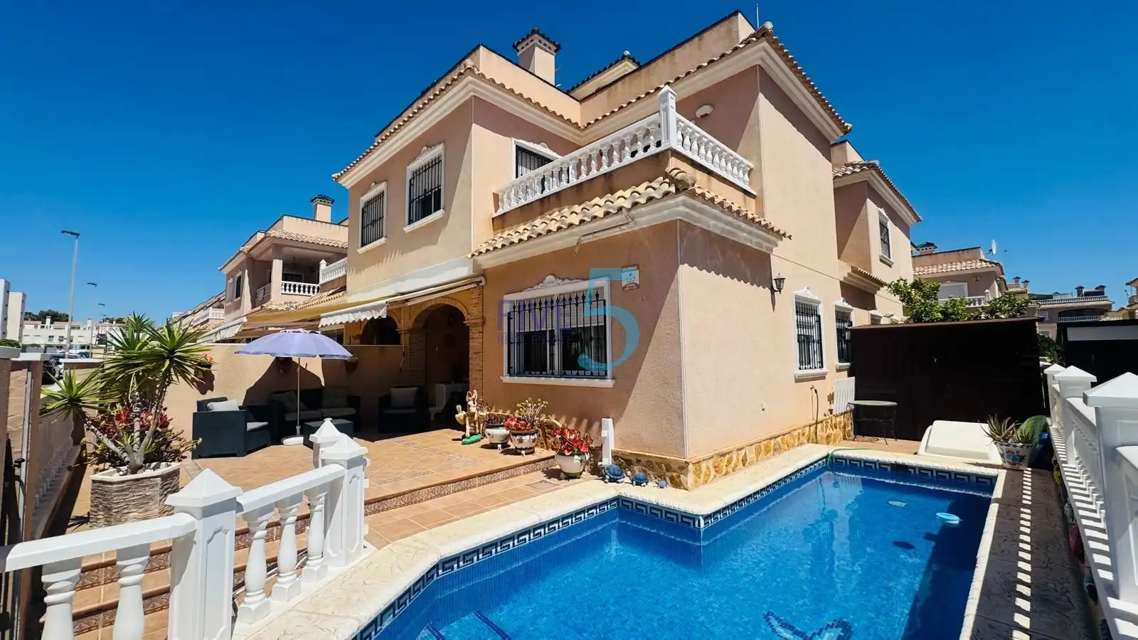 Adosado con terraza en venta en Orihuela Costa