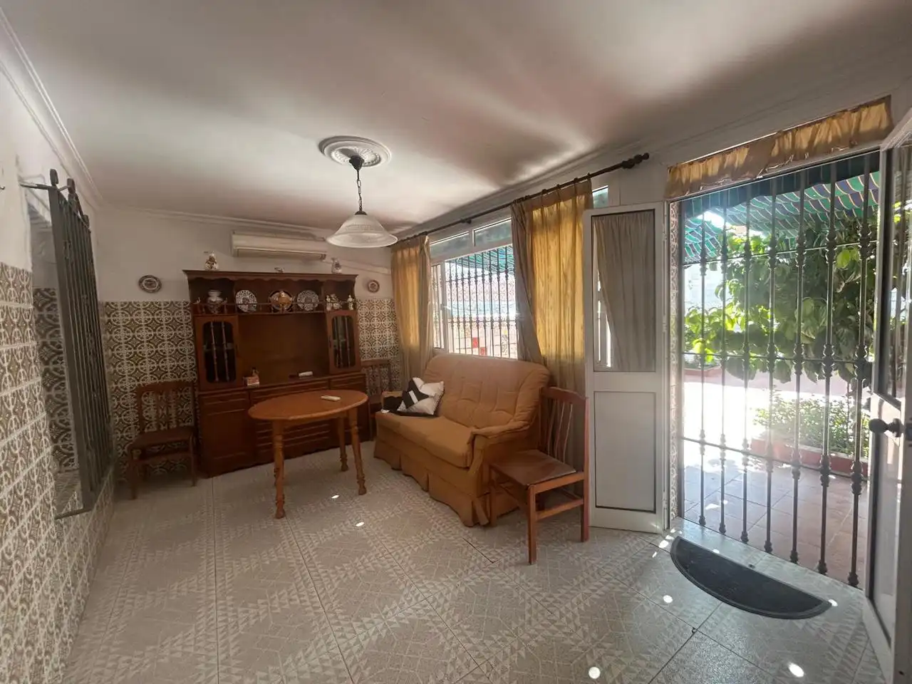 Sala d'estar de Casa o xalet en venda en Dos Hermanas