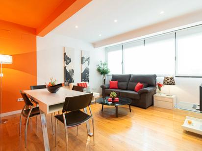 Living room of Flat to rent in  Madrid Capital  with Air Conditioner, Heating and Furnished
