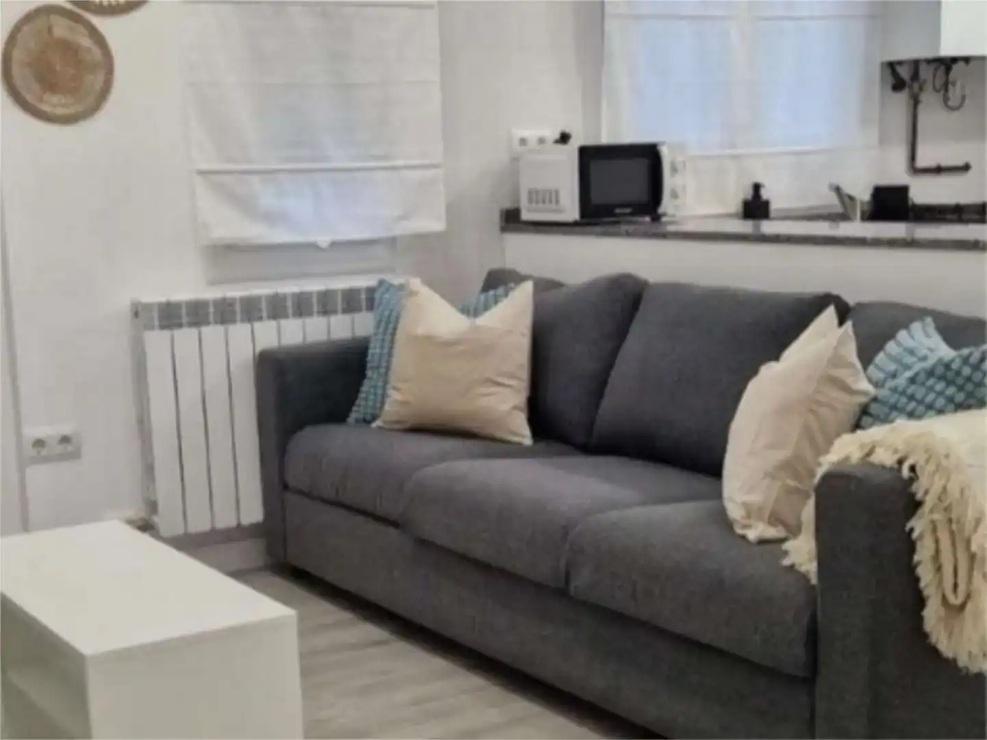 Wohnzimmer von Wohnung zur Miete in  Logroño mit Parkett und Möbliert