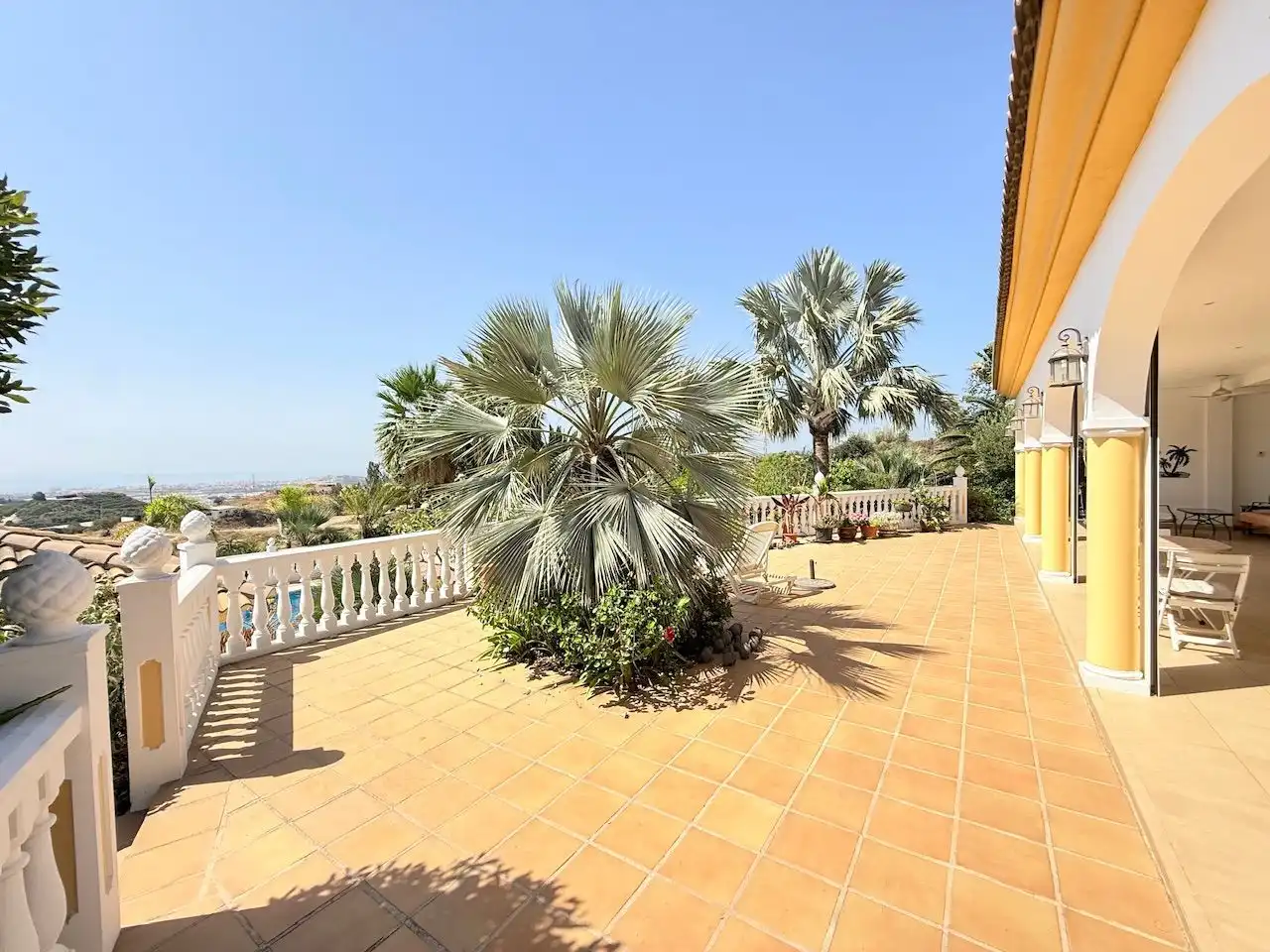 Terraza de Casa o chalet en venta en Vélez-Málaga con Aire acondicionado, Calefacción y Jardín privado
