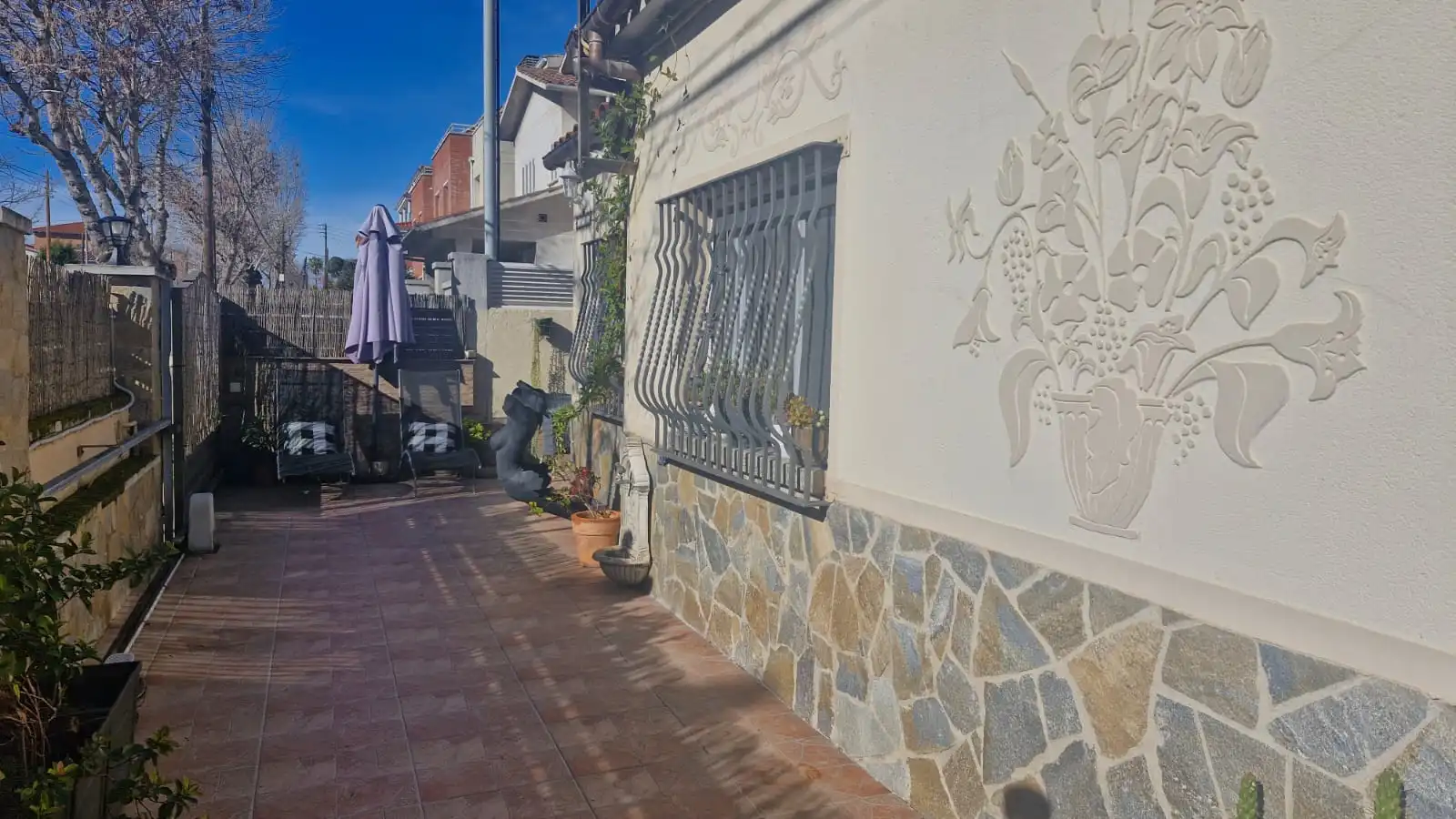 Vista exterior de Casa o chalet en venta en Cerdanyola del Vallès con Aire acondicionado, Calefacción y Jardín privado