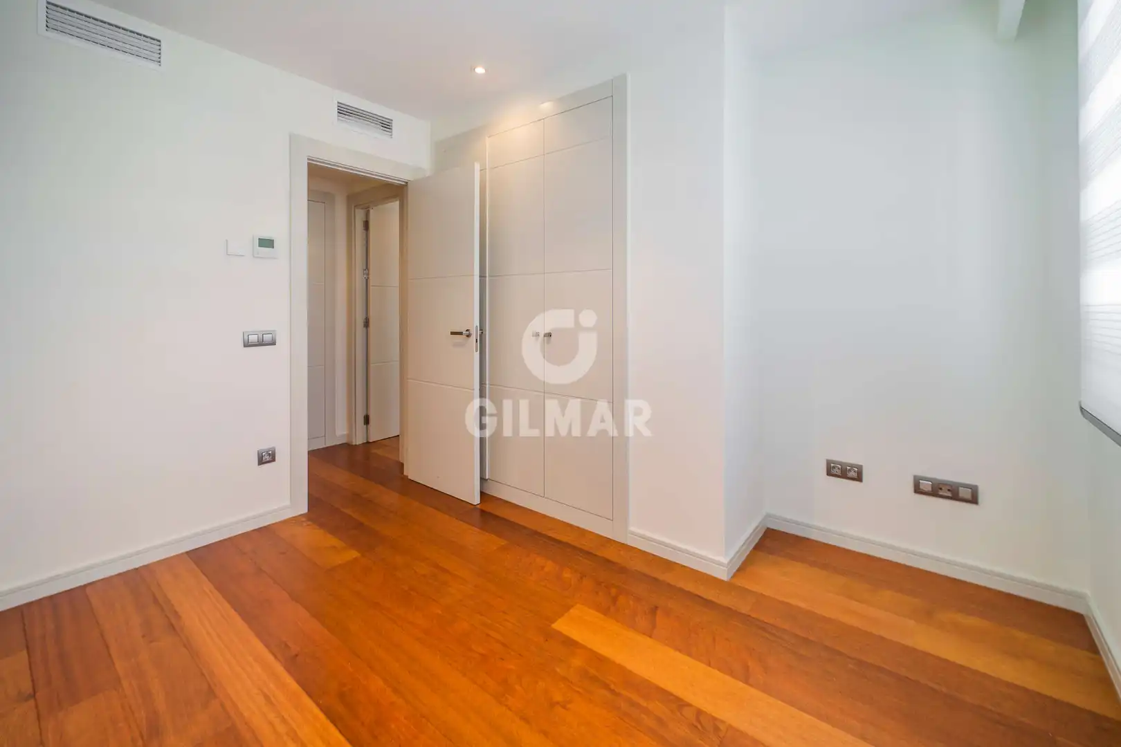 Bedroom of Duplexes for sale in Pozuelo de Alarcón  with Heating, Private garden and Storage room