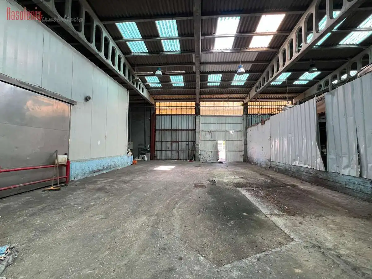 Nau industrial en venda en Cariño