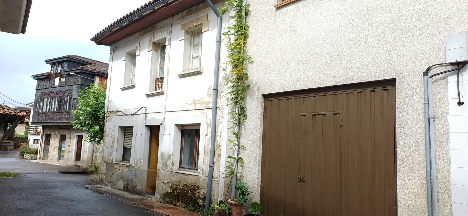 Vista exterior de Casa o xalet en venda en Nava amb Piscina