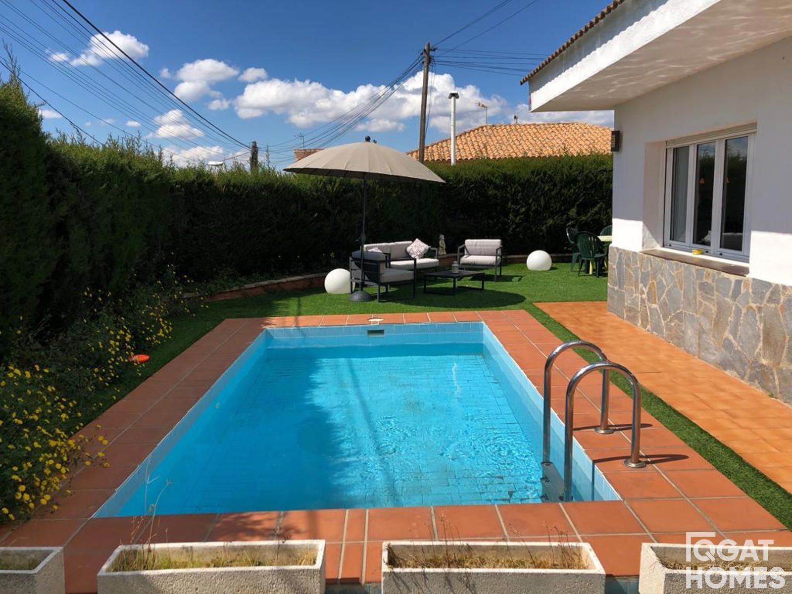Swimming pool of House or chalet for sale in Rubí  with Air Conditioner and Swimming Pool