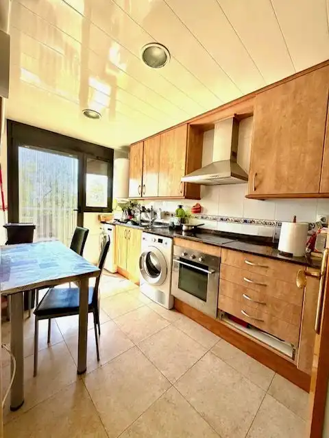 Cocina de Piso en venta en El Pla del Penedès con Calefacción, Parquet y Terraza