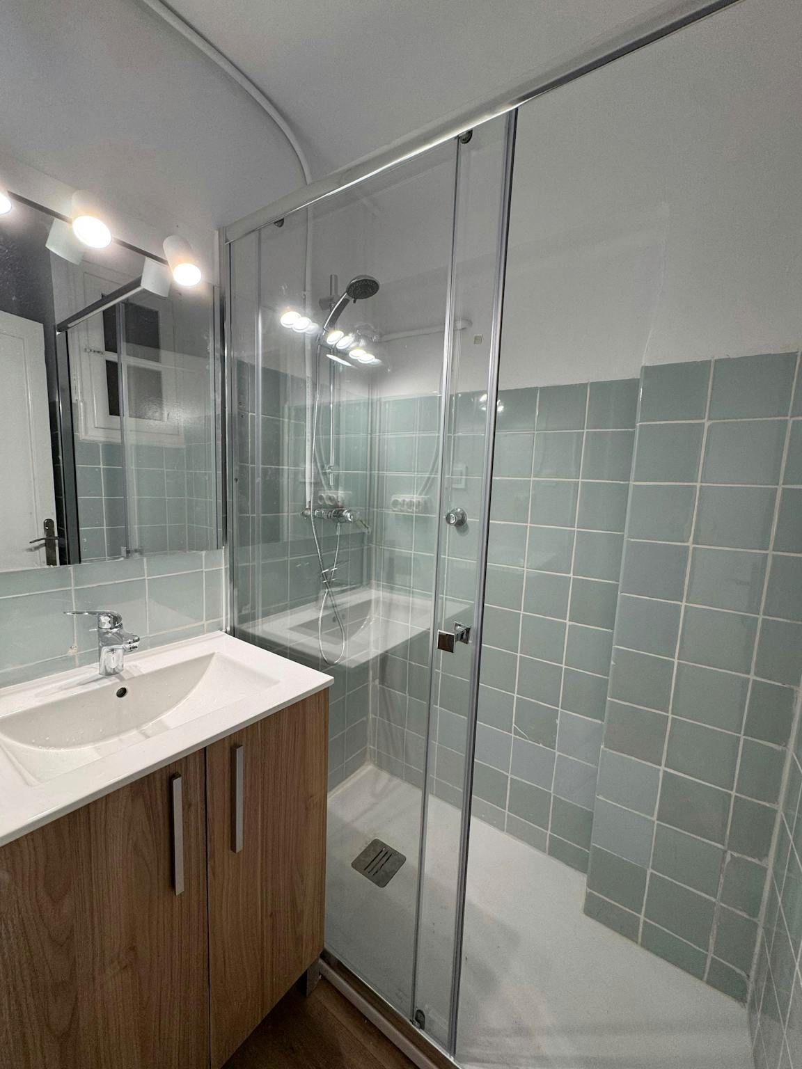 Bathroom of Flat to rent in Sueca  with Furnished, Washing machine and TV