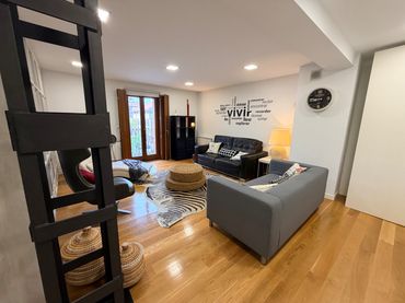 Flat with balcony to rent in Calle José María Pereda 31