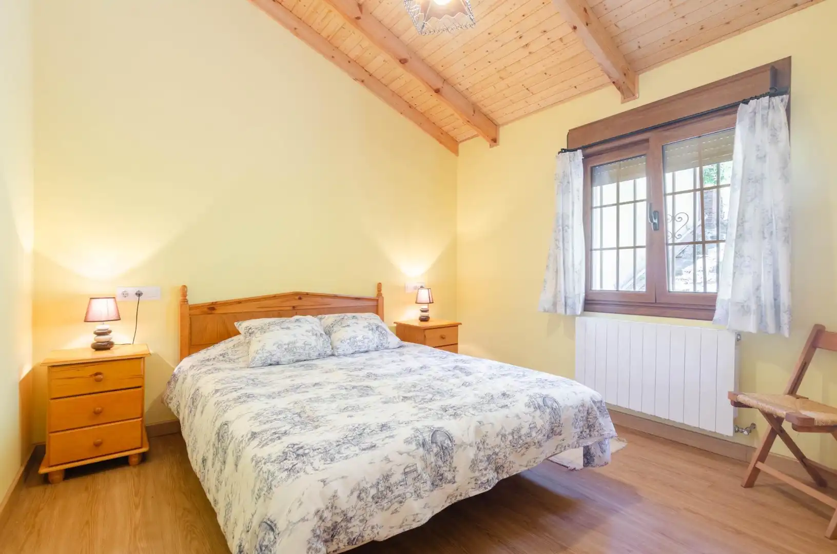 Dormitori de Casa o xalet en venda en Ribera de Arriba amb Calefacció, Jardí privat i Terrassa