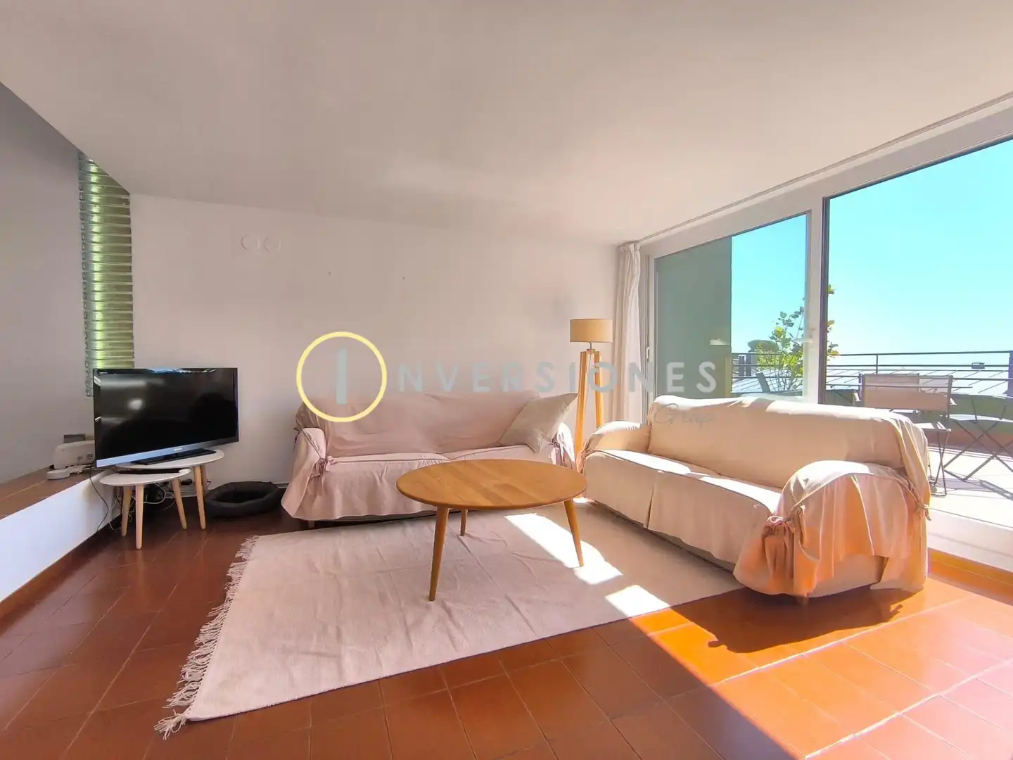 Living room of Detached homes for rent in Barcelona  with Terrace and Community pool