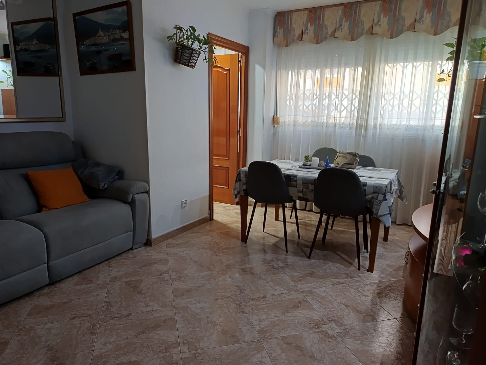 Sala d'estar de Planta baixa en venda en Cornellà de Llobregat