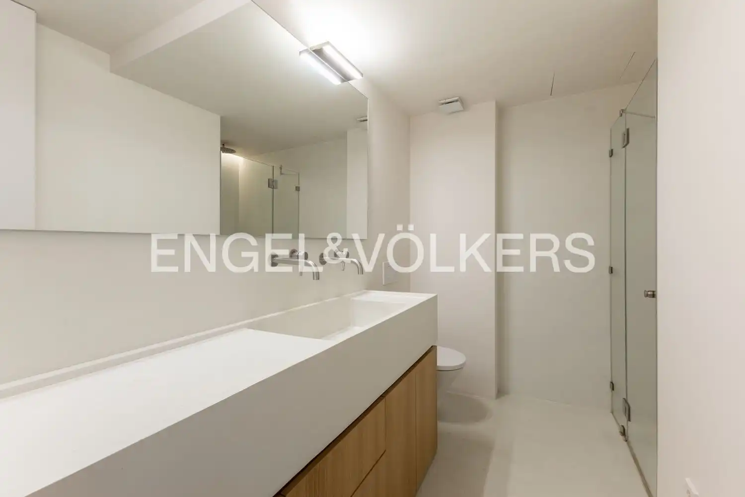 Bathroom of Flat for rent in Dénia  with Air Conditioner, Heating and Parquet flooring