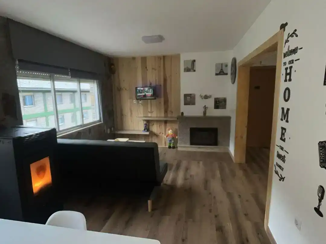 Living room of Flat for rent in Degaña  with Parquet flooring and Furnished