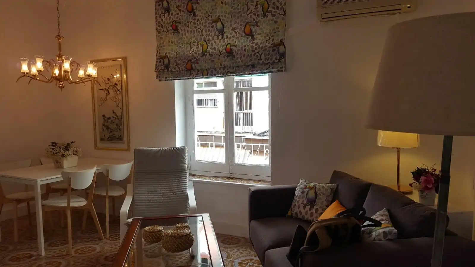 Sala d'estar de Pis de lloguer en Granada amb Aire condicionat i Moblat