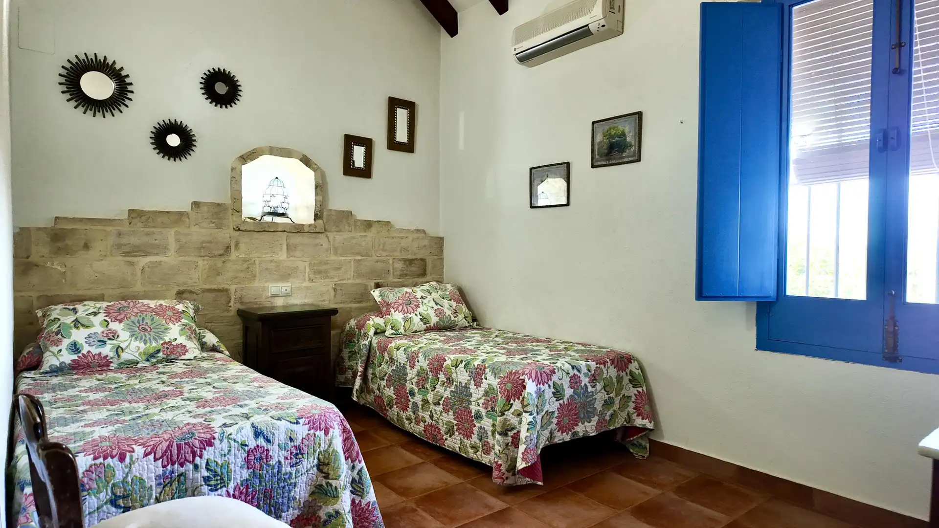 Habitación de Finca rústica en venta en Santaella con Aire acondicionado, Jardín privado y Terraza