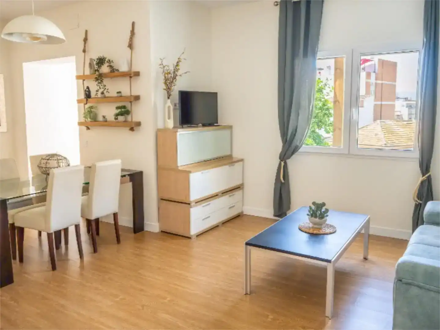 Sala d'estar de Pis en venda en Málaga amb Aire condicionat, Jardí privat i Parquet