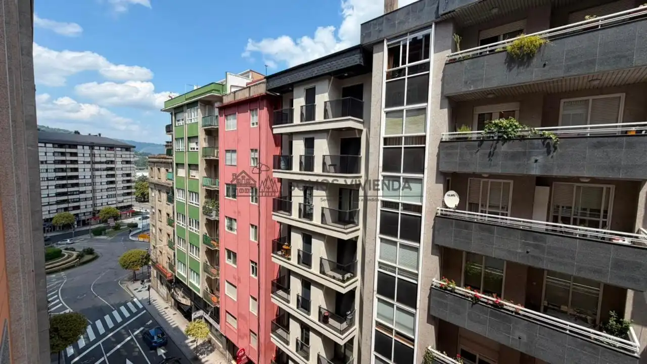 Vista exterior de Piso en venta en Ourense Capital  con Calefacción