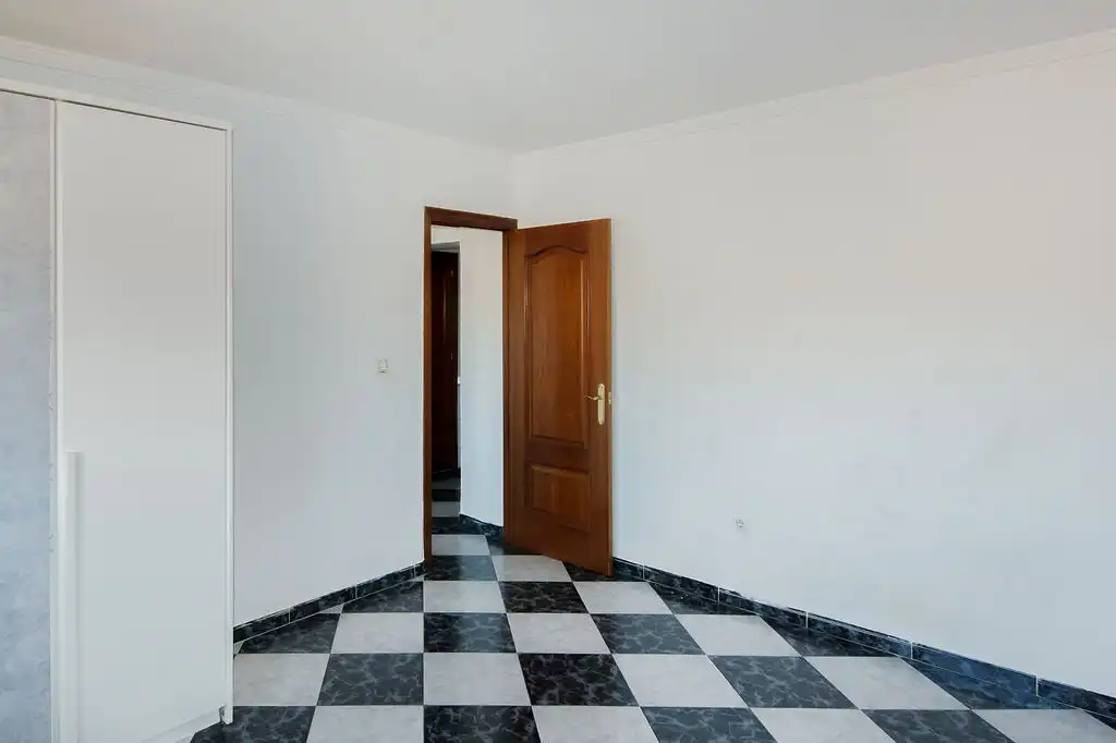 Flat for sale in C/ Pm Nazaret, Puente Mayorga - Campamento