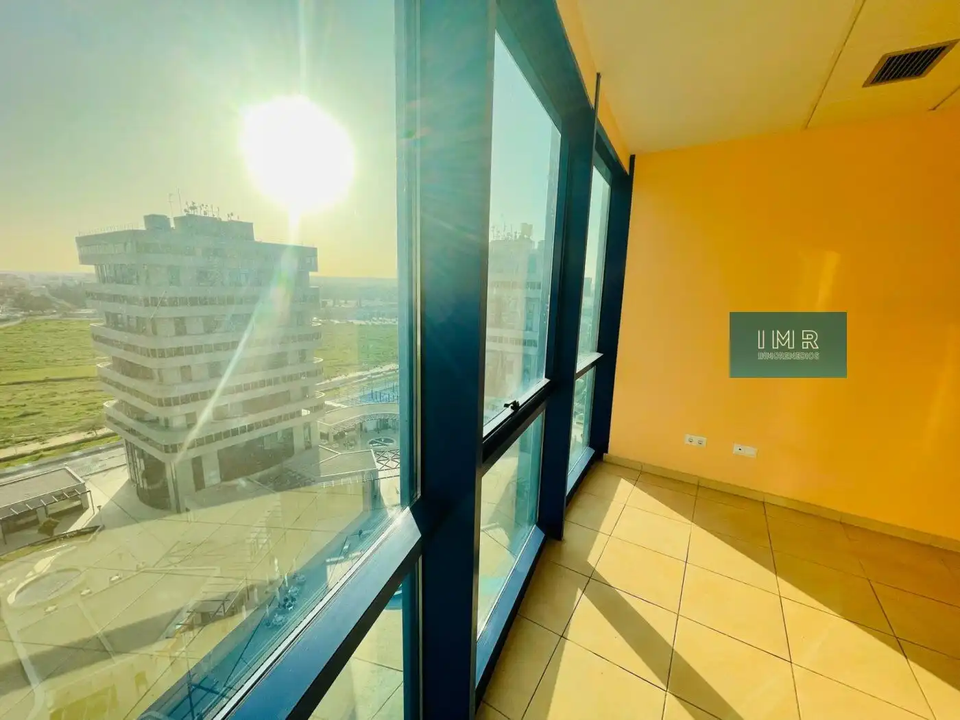 Office space with lift for sale in Calle Astronomía 1, imagen 2