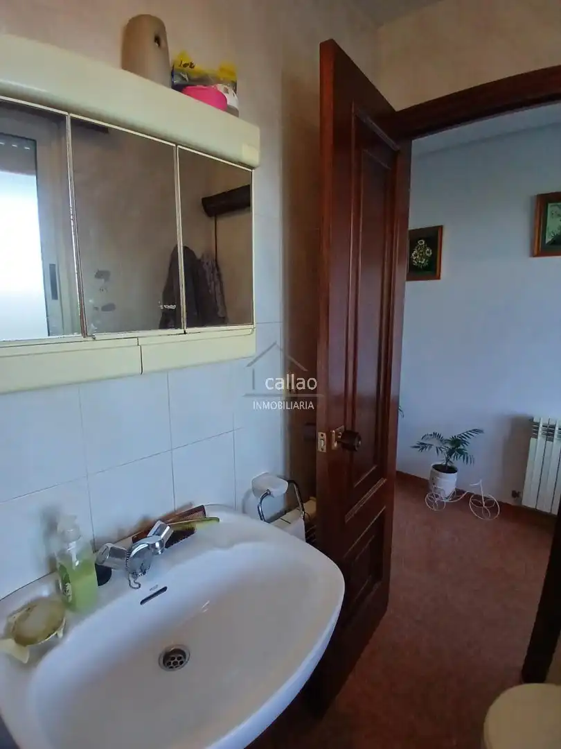 Casa adosada en venda en Ferrol amb Calefacció, Jardí privat i Traster
