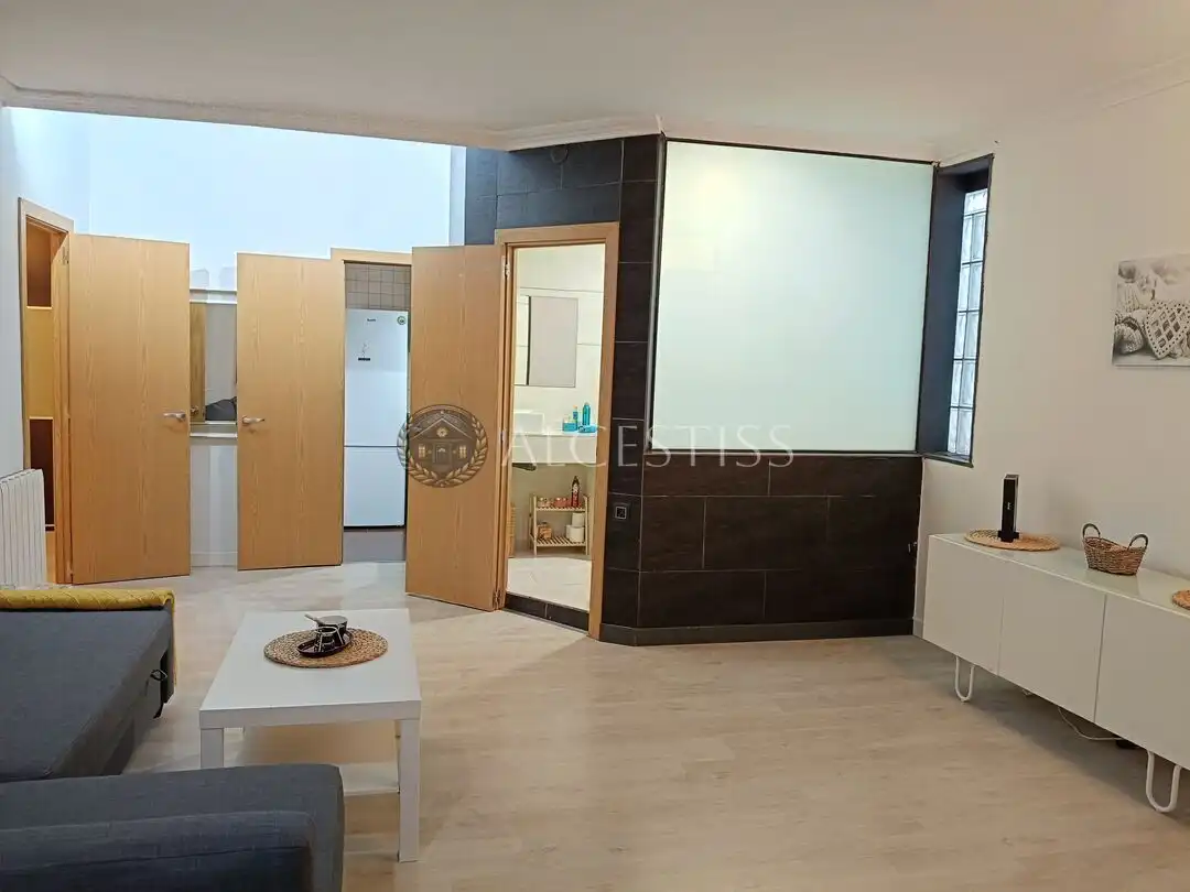 Habitación de Piso en venta en Madrid con Calefacción