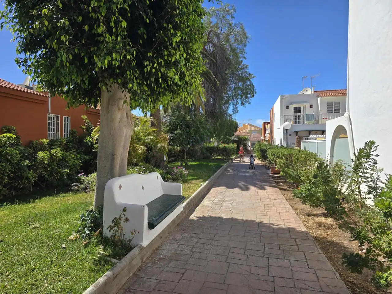 Vista exterior de Dúplex de alquiler en San Bartolomé de Tirajana con Terraza, Amueblado y Piscina comunitaria