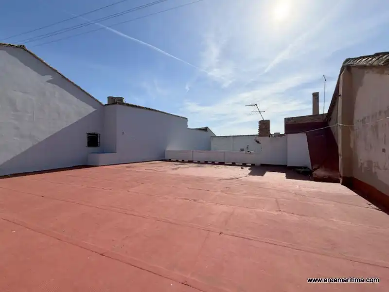 Vista exterior de Casa adosada en venta en Valencia con Trastero y Alarma