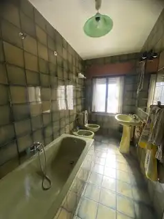 Badezimmer von Dachboden zum Verkauf in León Capital  mit Heizung, Parkett und Terrasse