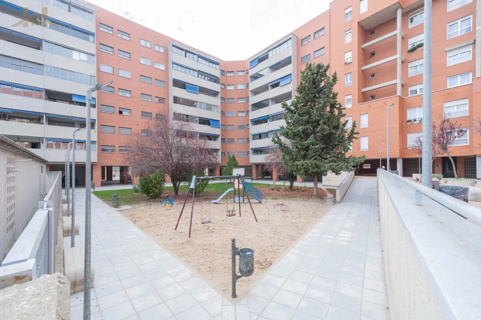 Vista exterior de Pis en venda en Móstoles amb Calefacció, Terrassa i Forn