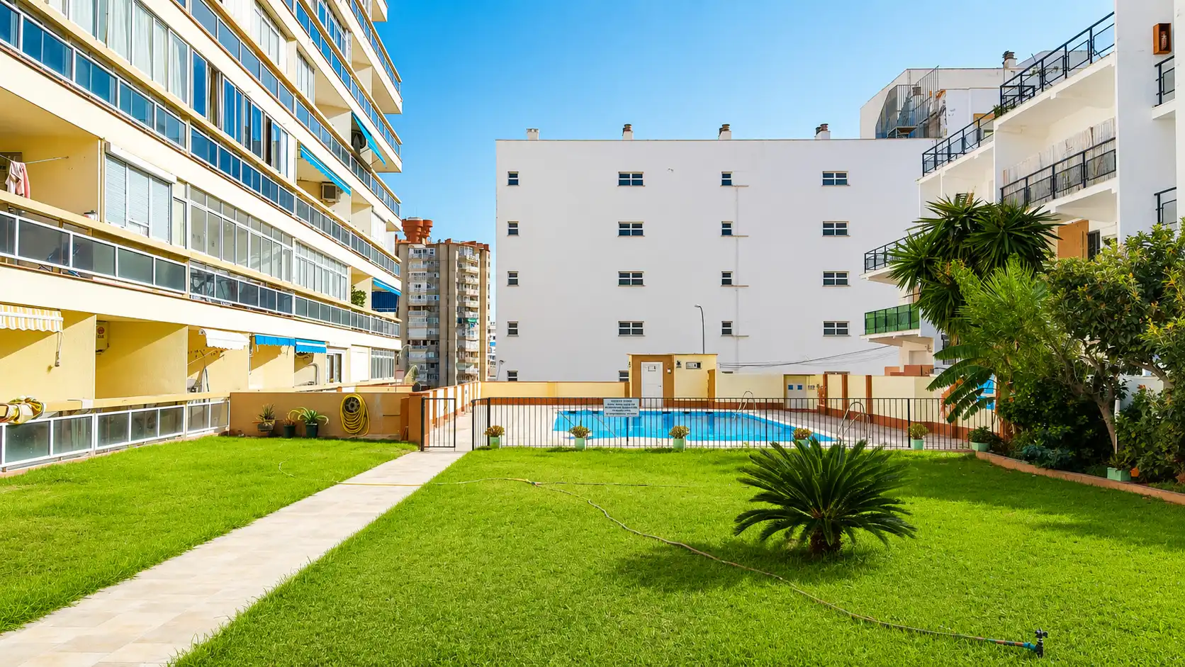 Schwimmbecken von Wohnung zum Verkauf in Torremolinos mit Klimaanlage, Terrasse und Möbliert