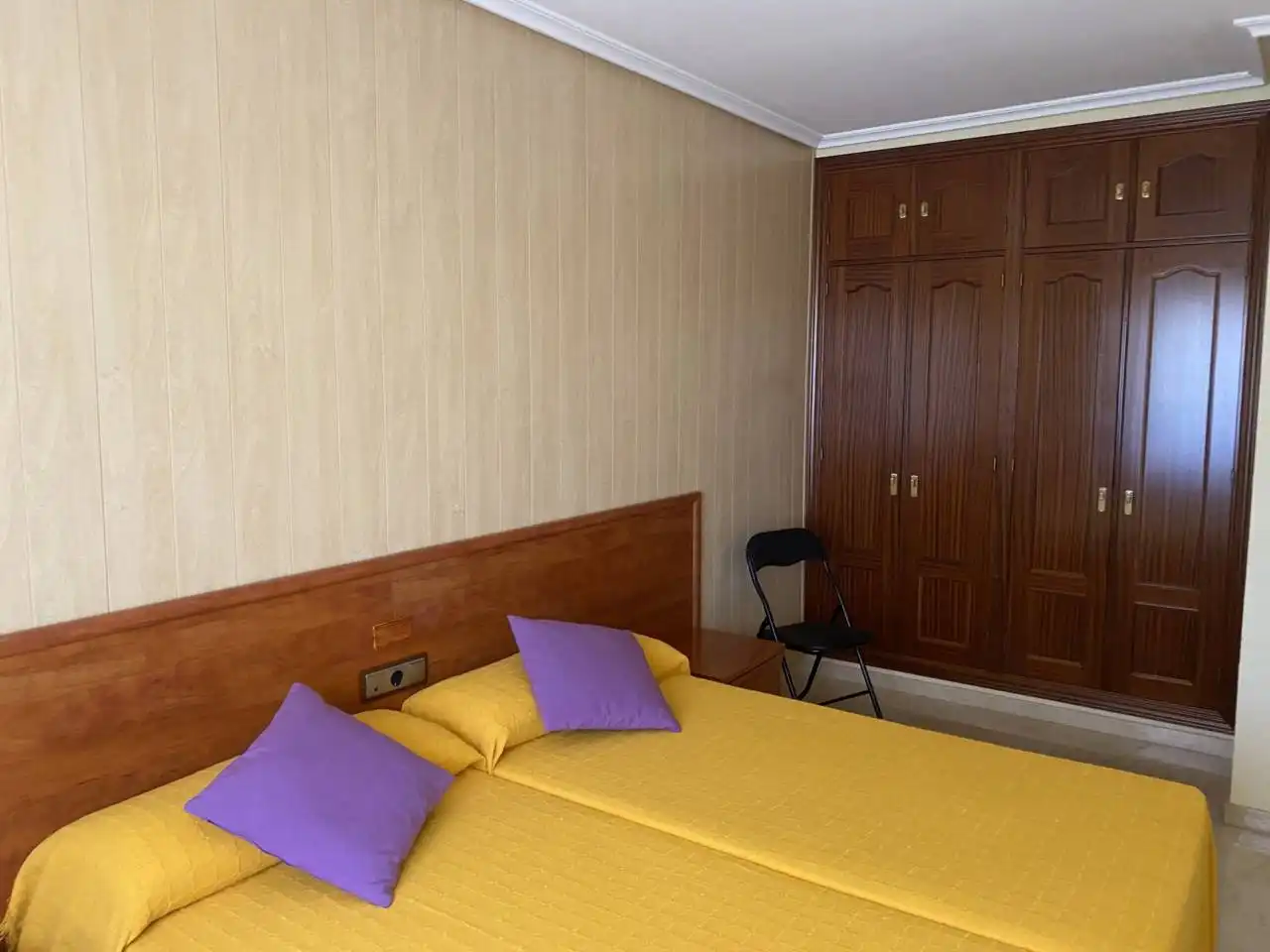Bedroom of Flat for rent in Alcañiz  with Heating, Furnished and Balcony