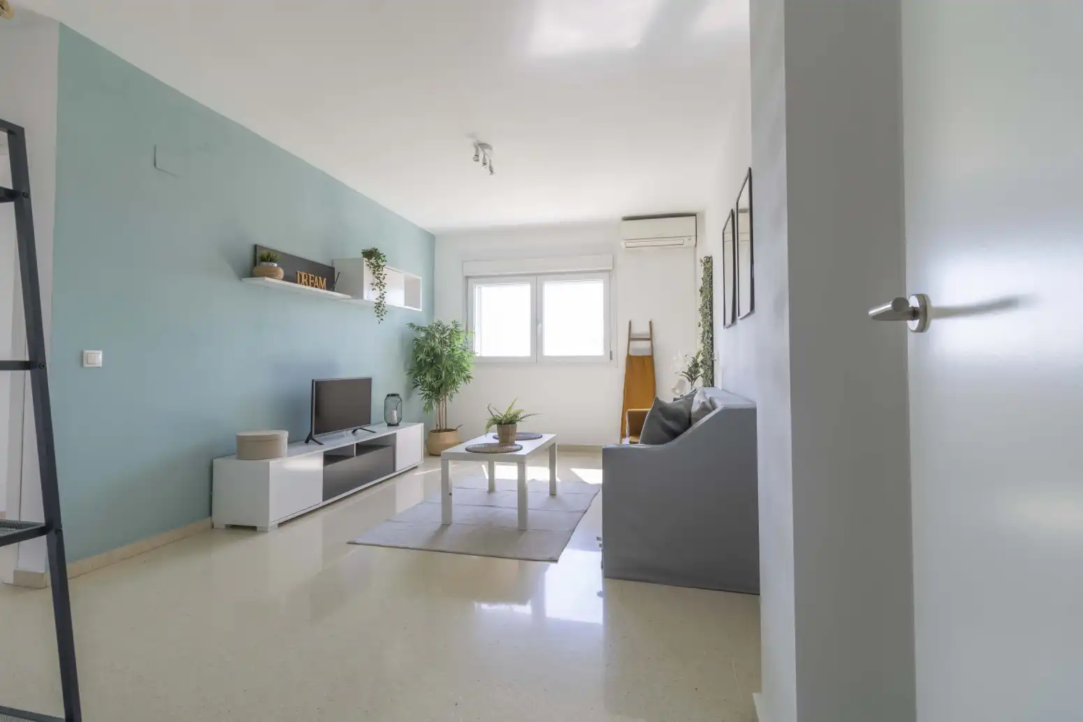 Wohnzimmer von Wohnung zum Verkauf in Sevilla mit Klimaanlage und Abstellraum