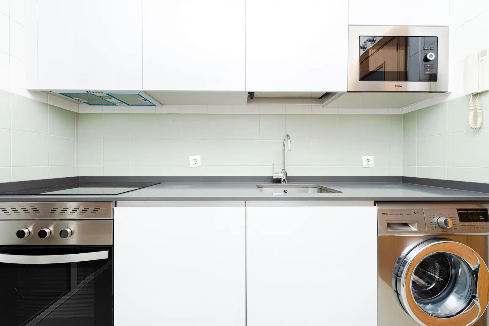 Cocina de Piso en venta en Alcorcón con Aire acondicionado, Terraza y Trastero