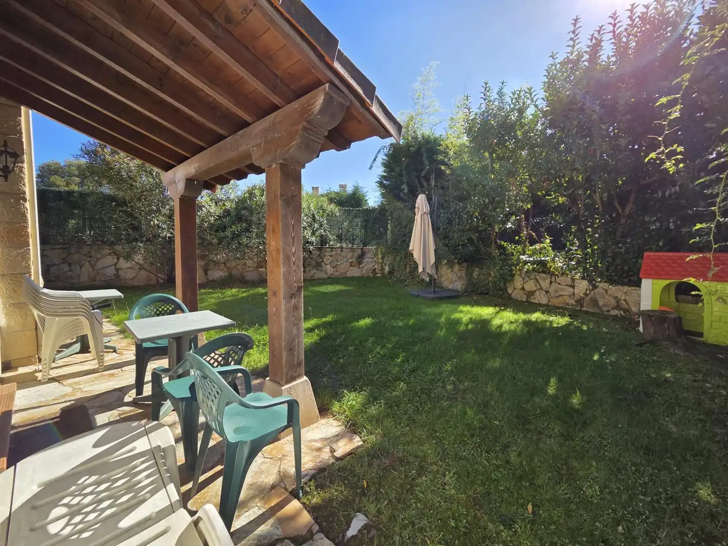 Terrassa de Casa adosada en venda en Ribamontán al Monte amb Calefacció, Jardí privat i Terrassa