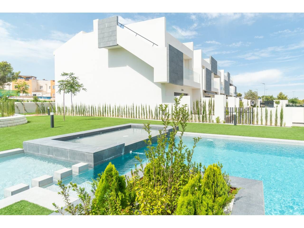 Jardí de Casa adosada en venda en Orihuela amb Calefacció, Jardí privat i Terrassa