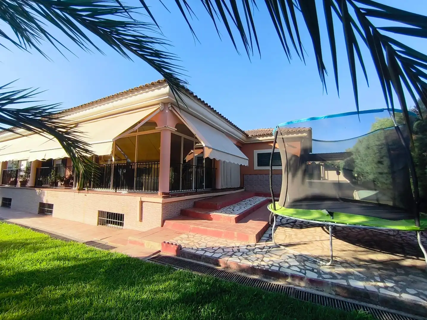 Detached house with pool for sale in Carretera de Sevilla - Los Montitos