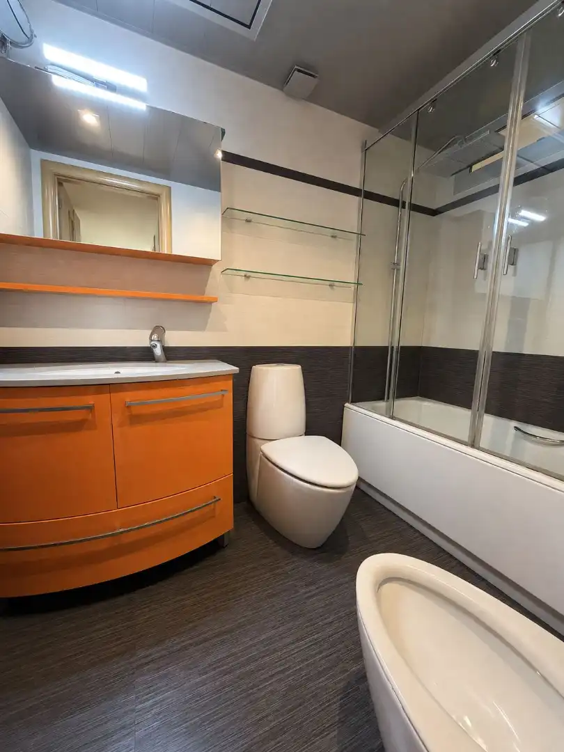 Baño de Planta baja de alquiler en Gavà con Aire acondicionado, Terraza y Amueblado