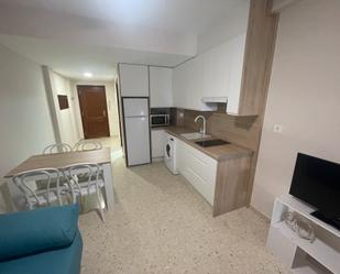 Cuina de Apartament de lloguer en Almendralejo amb Aire condicionat i Balcó