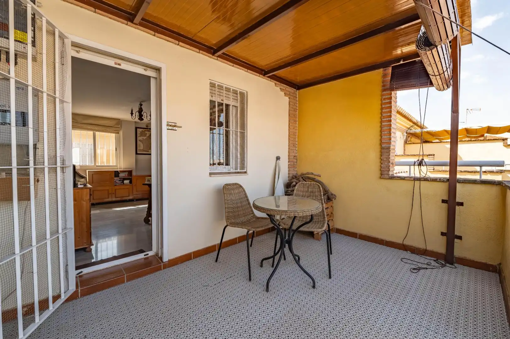 Terrasse von Einfamilien-Reihenhaus zum Verkauf in Granada mit Klimaanlage