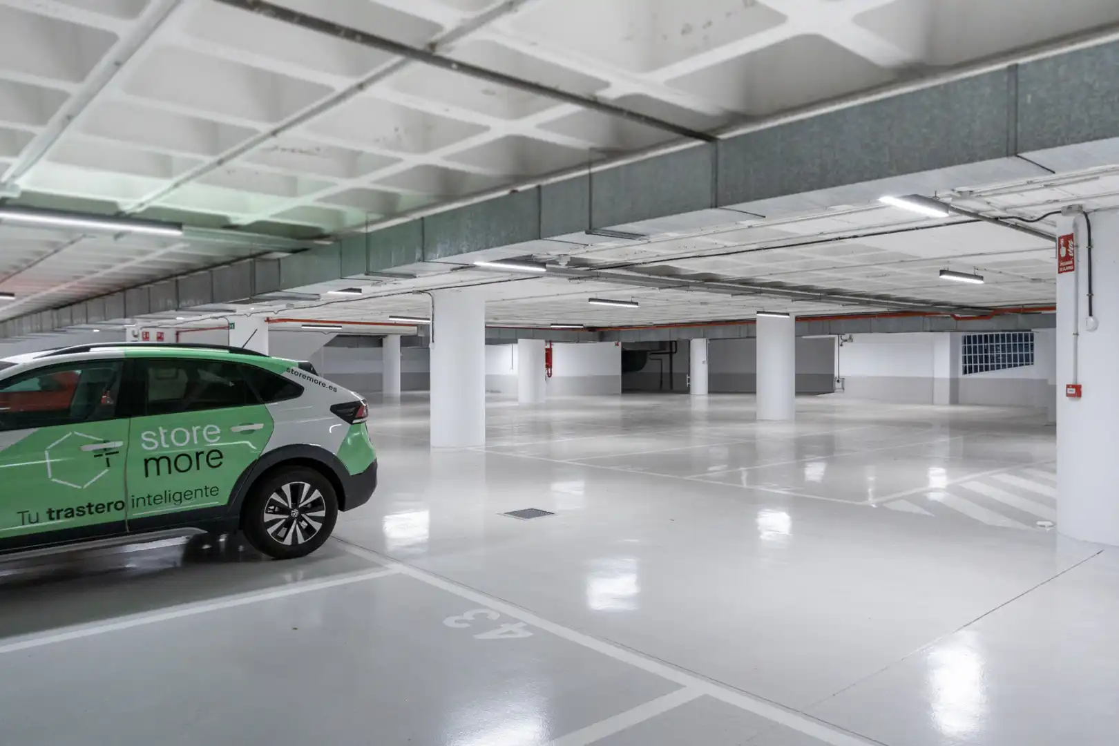 Parking of Garage for rent in Madrid  with Alarm