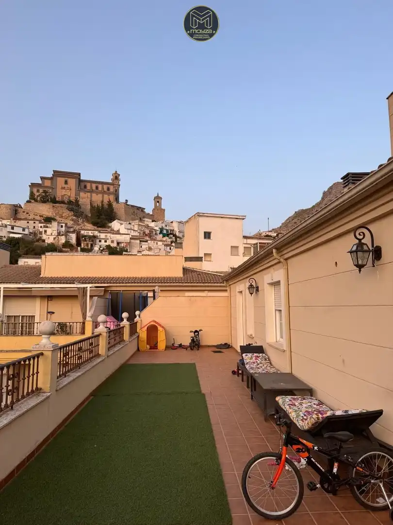 Terrasse von Dachboden zum Verkauf in Martos mit Heizung und Terrasse