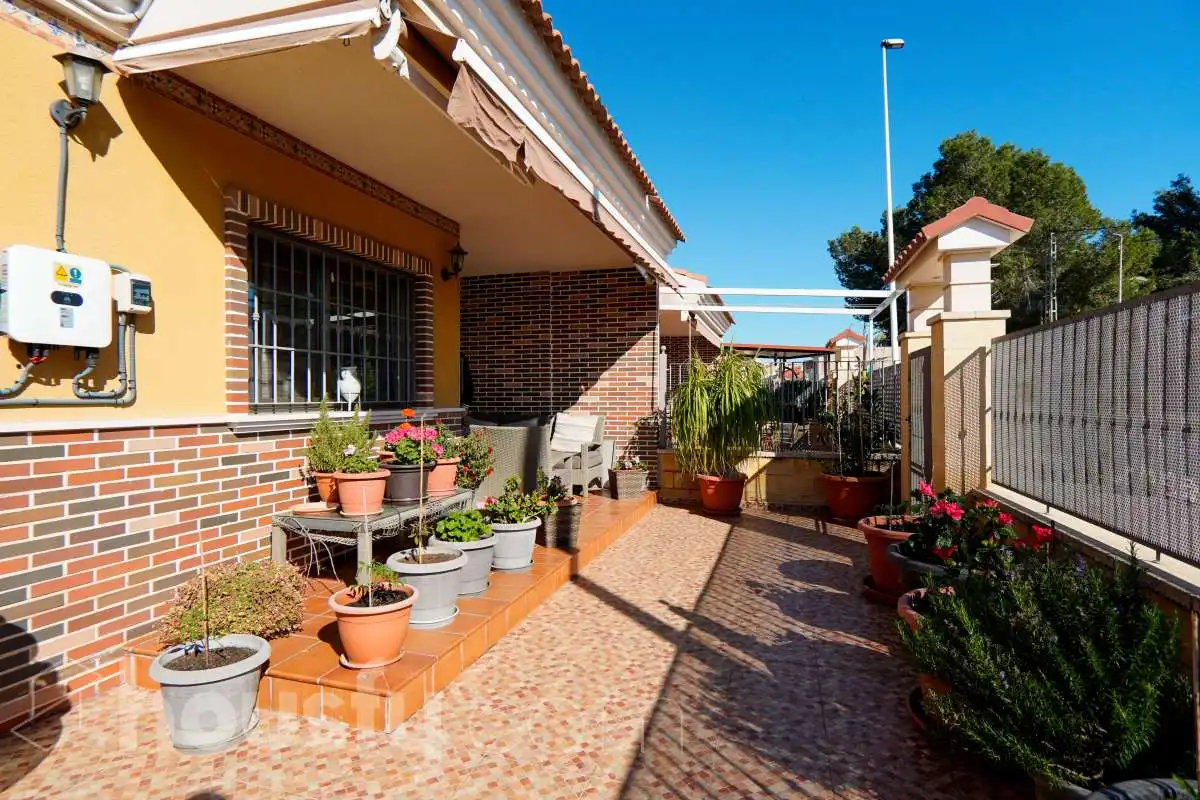 Exterior view of Houses for sale in Bigastro  with Air Conditioner, Heating and Private garden