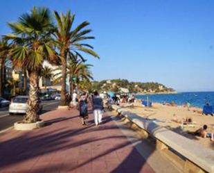 Vista exterior de Edifici en venda en Lloret de Mar