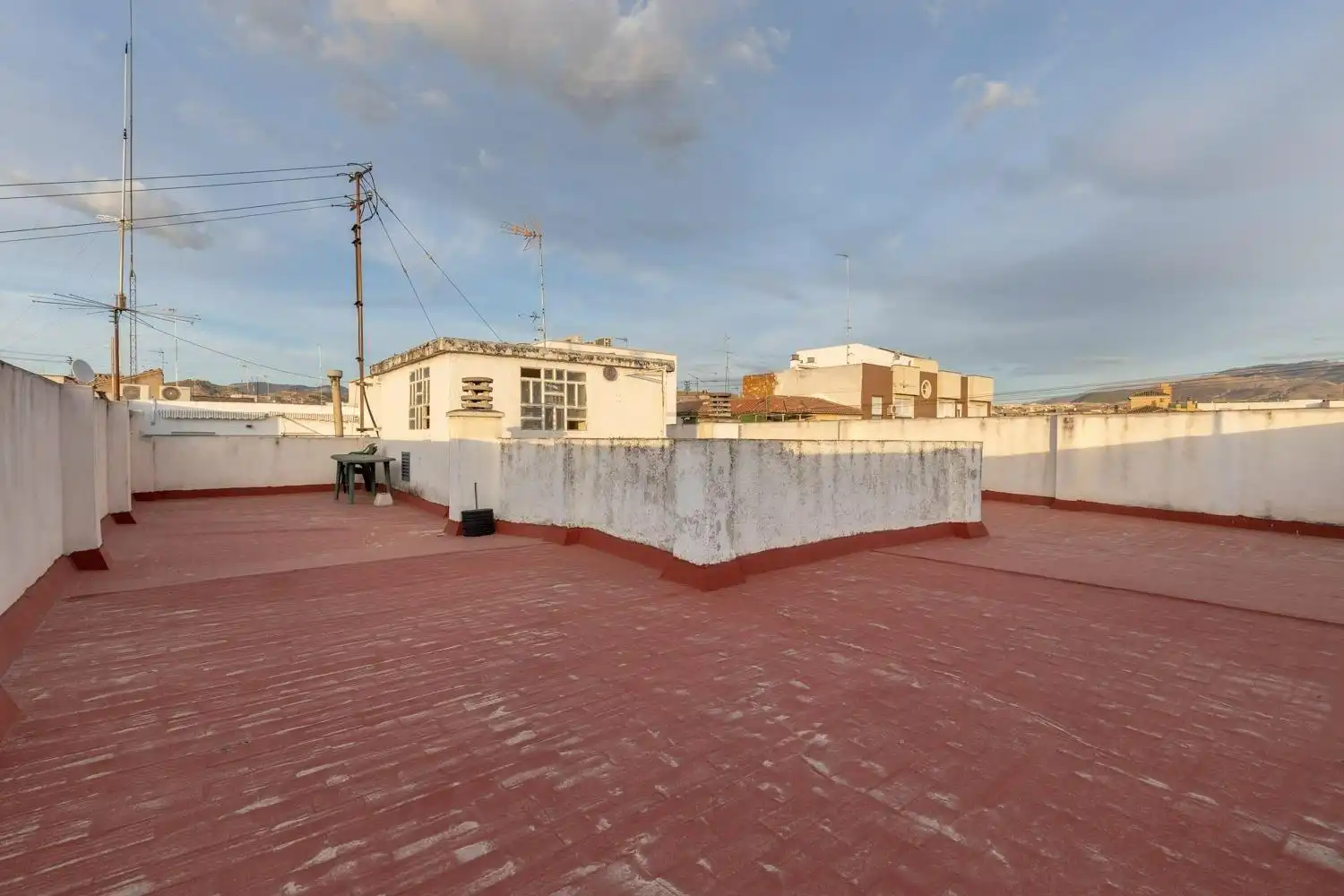Vista exterior de Àtic en venda en Granada amb Terrassa